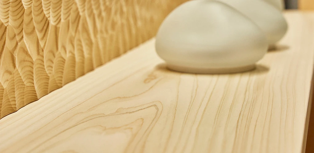 天然木をふんだんに使用し、高級感と安らぎのある空間に